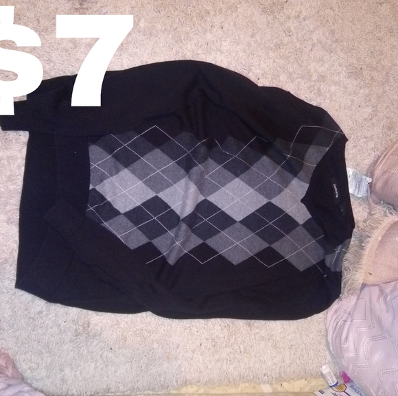 Clothes - Picture 5 of 11